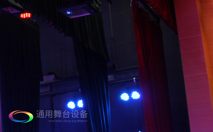 舞臺幕布定制廠家！買幕布選擇通用舞臺幕布，只為您提供更好的舞臺幕布！