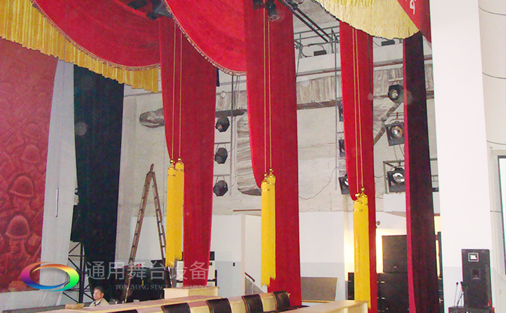 尊重用戶要求、傾聽客戶心聲、認真滿足用戶需要！舞臺阻燃幕布廠家訂做【會議報告廳禮堂幕布】【學校多功能廳幕布】 【慶典演出舞臺幕布】