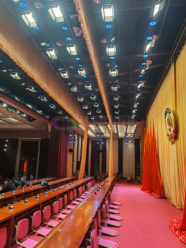 泰州通用舞臺設(shè)備拉幕機、舞臺吊桿 舞臺實景效果展示