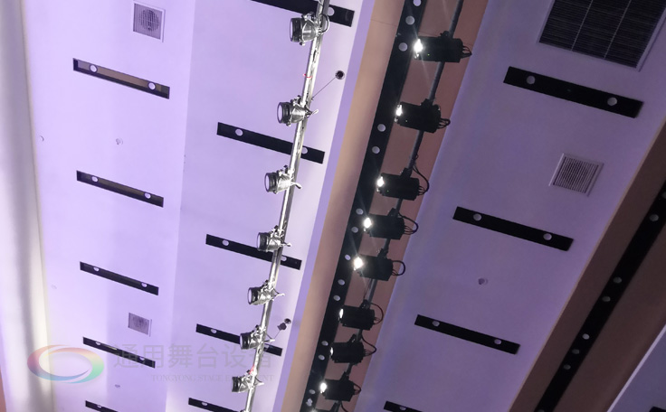 南京某國企禮堂舞臺系統分項工程通過質量驗收 涉及舞臺吊桿、舞臺燈光等項目 現已投入使用
